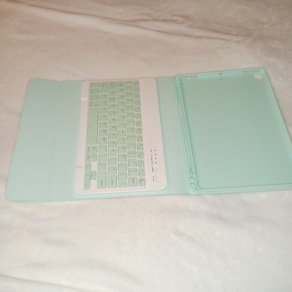 Keyboard - Picture 2 of 5